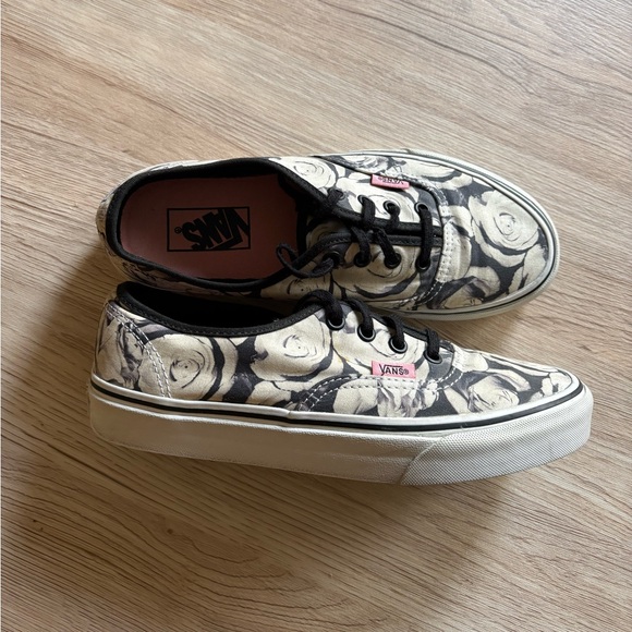 Vans "Digi Roses” - Picture 2 of 7